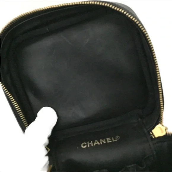 AUTH Black Chanel CC Leather Grained Calfskin Vanity Bag - Picture 8 of 14